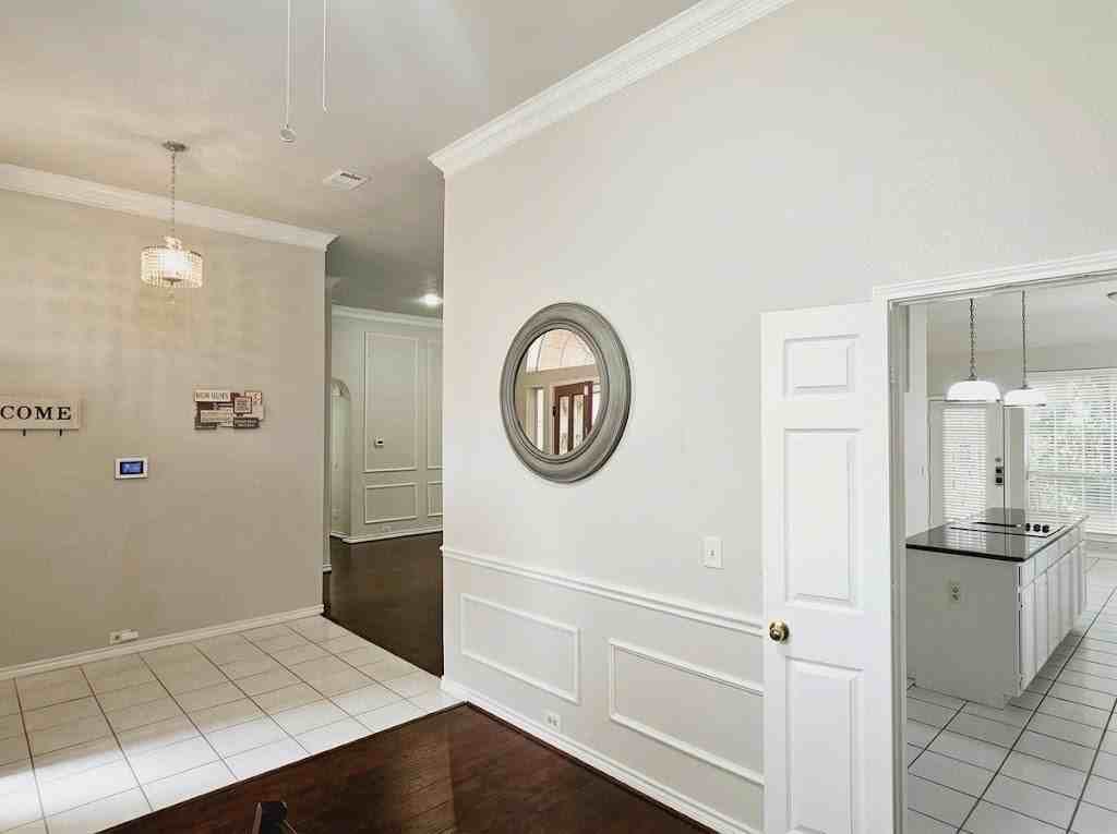 2609 Townshed Dr - Photo 5 of 14