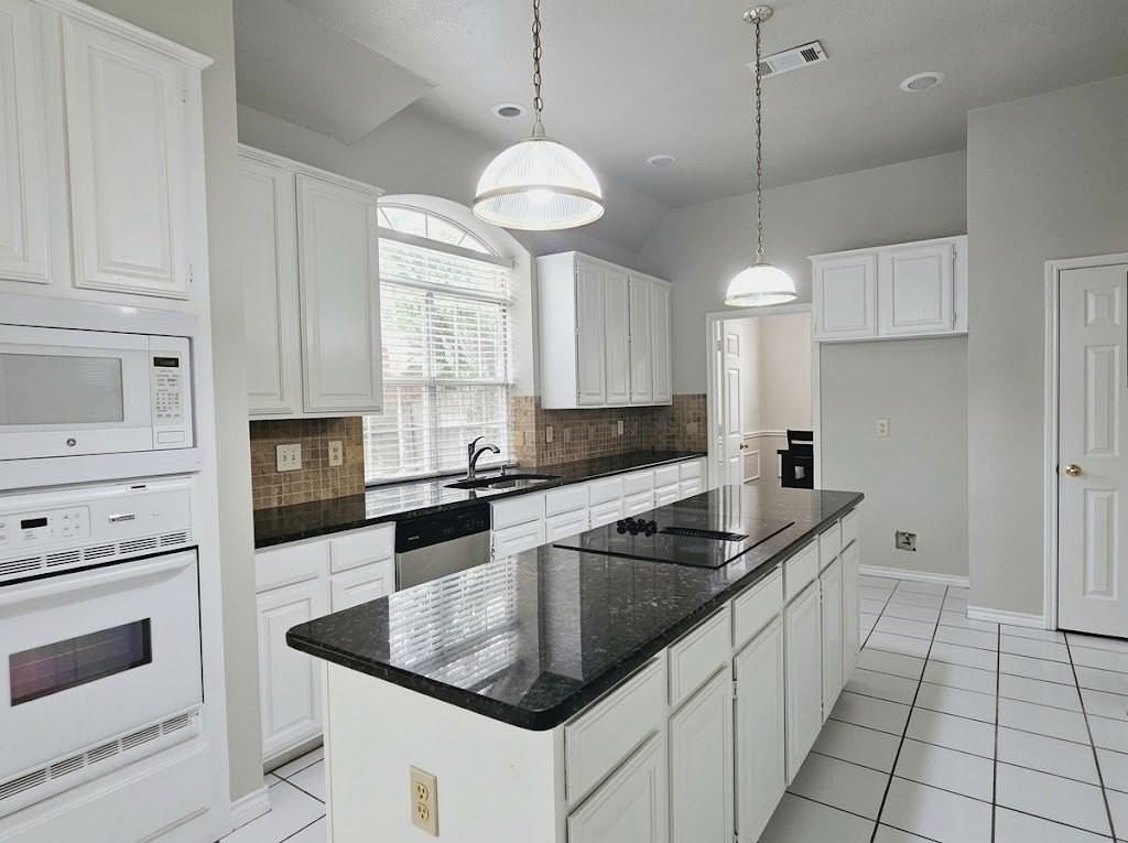 2609 Townshed Dr - Photo 6 of 14
