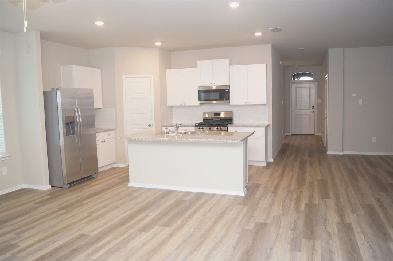 724 Rubicon Rd - Photo 2 of 29