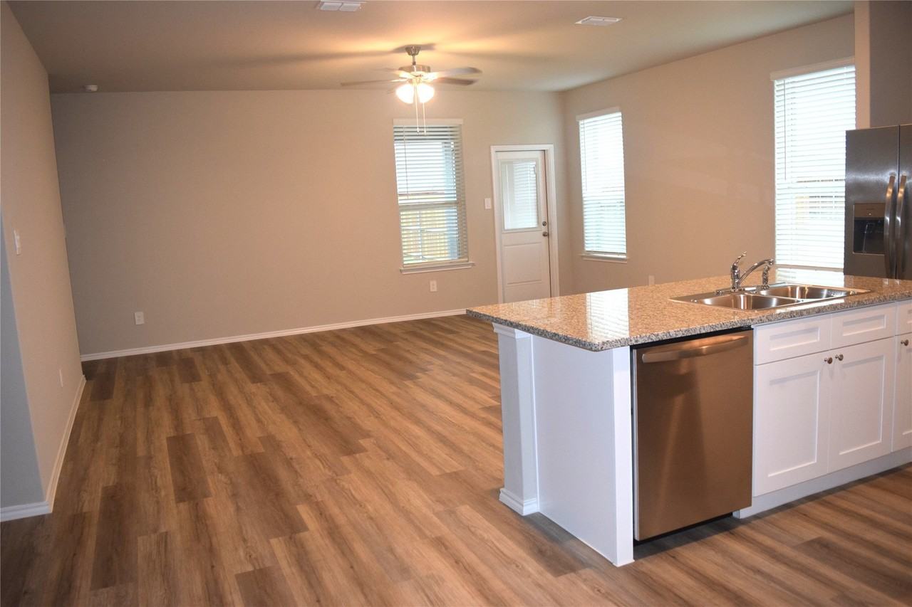724 Rubicon Rd - Photo 5 of 29