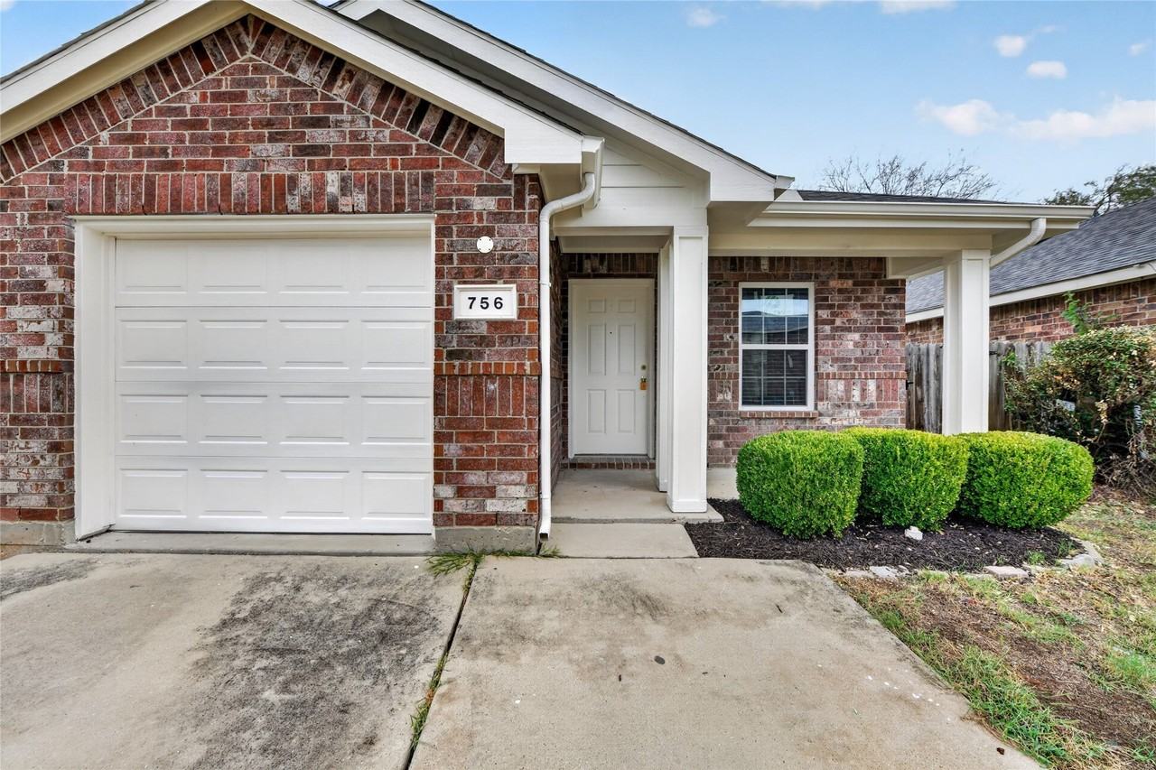 756 River Garden Dr - Photo 3 of 21