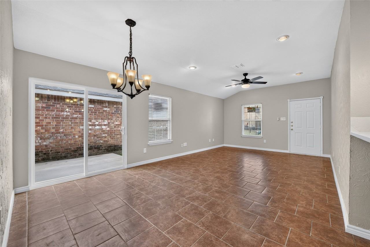 756 River Garden Dr - Photo 4 of 21