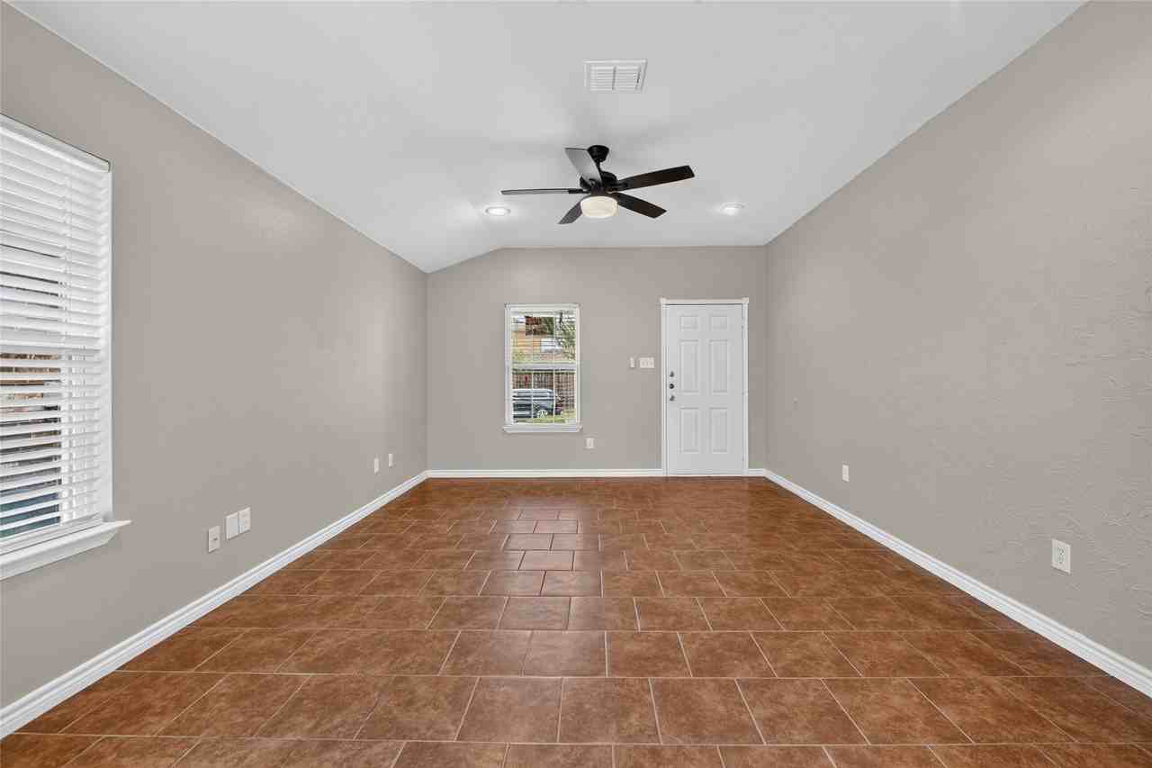 756 River Garden Dr - Photo 7 of 21