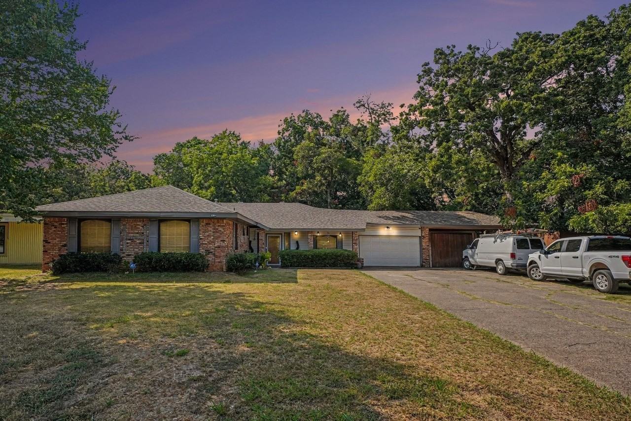 737 Judy Ln - Photo 2 of 26
