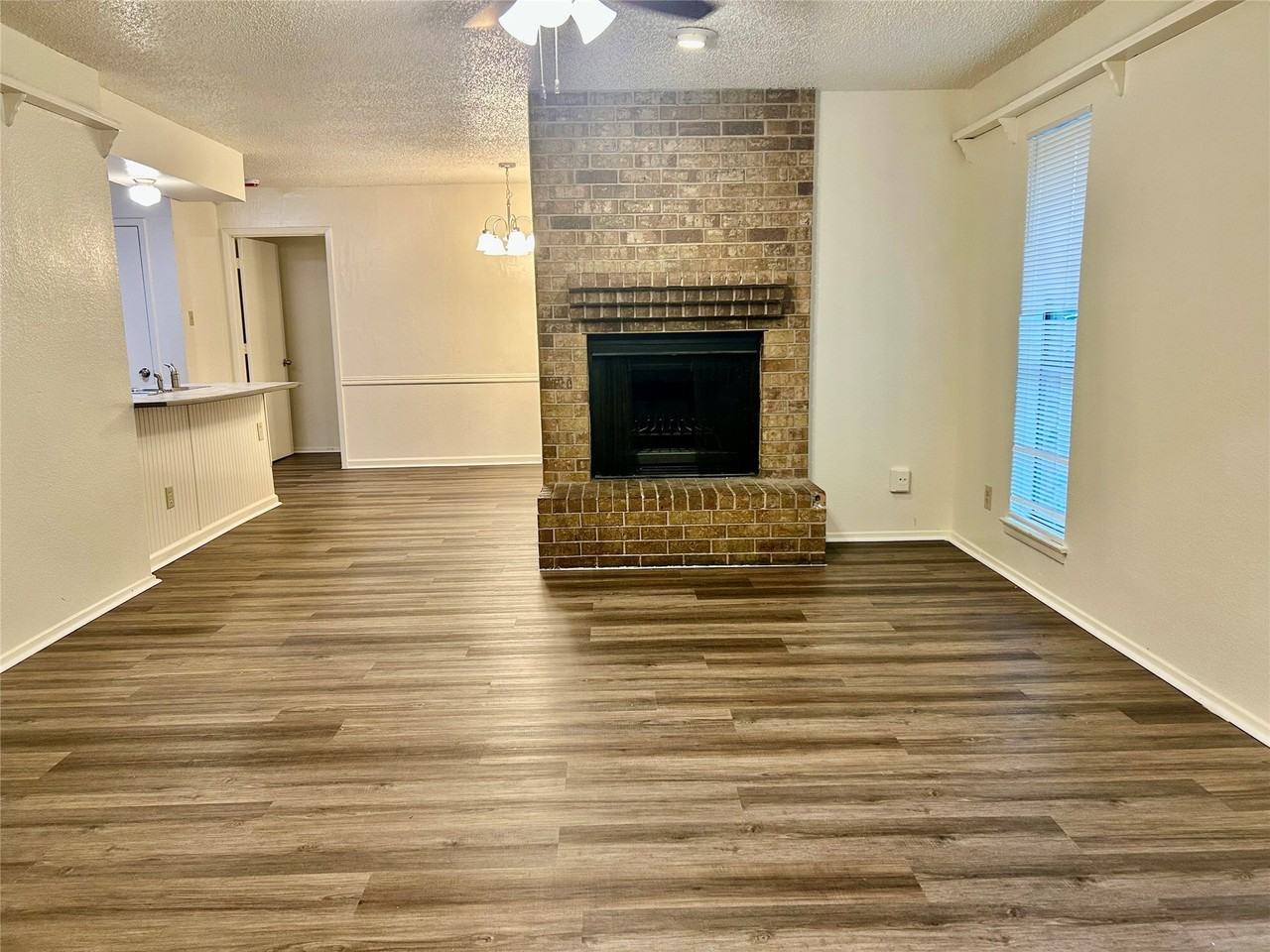2307 Lido Ln - Photo 2 of 23
