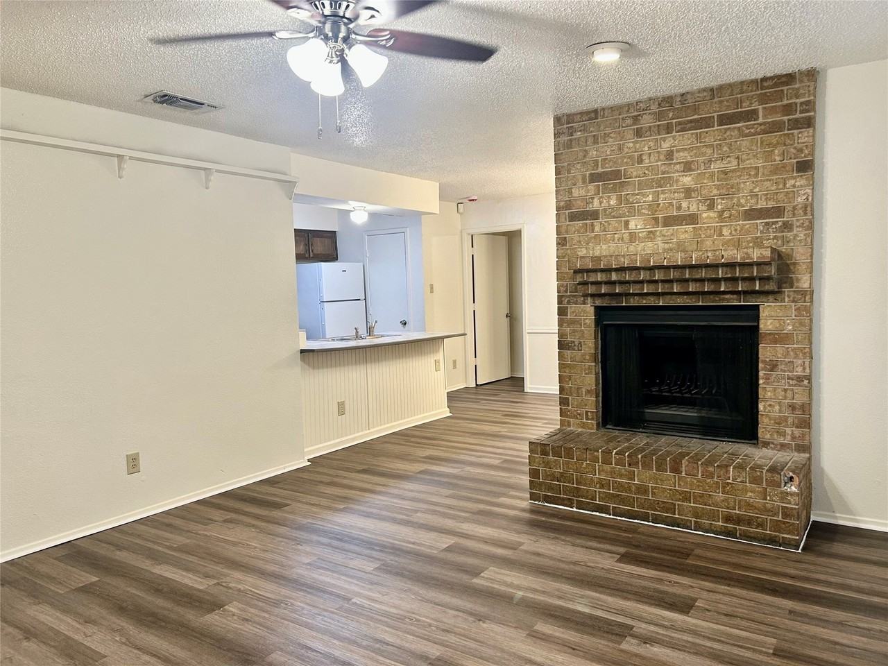 2307 Lido Ln - Photo 3 of 23