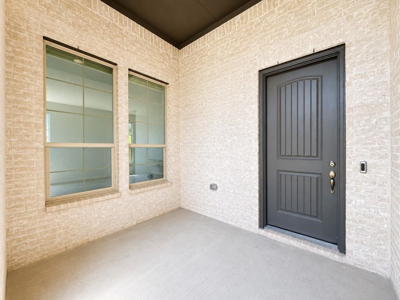 2808 Garrison Dr - Photo 2 of 27