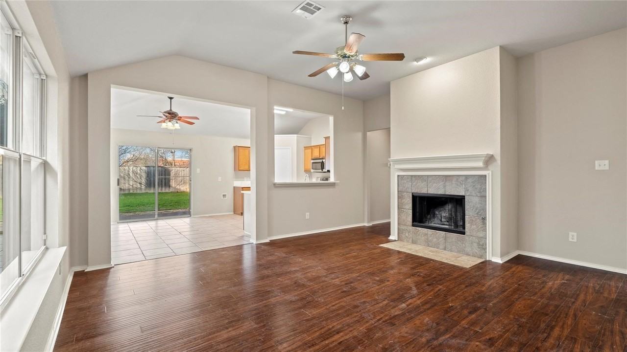 9204 Warren Dr - Photo 3 of 20
