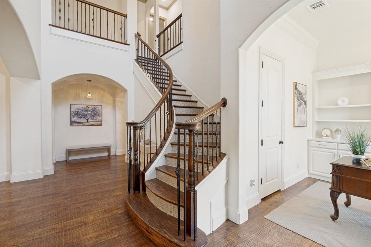 5764 Quebec Ln - Photo 4 of 40