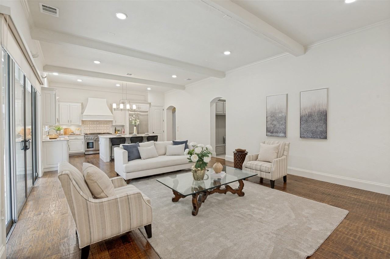 5764 Quebec Ln - Photo 6 of 40