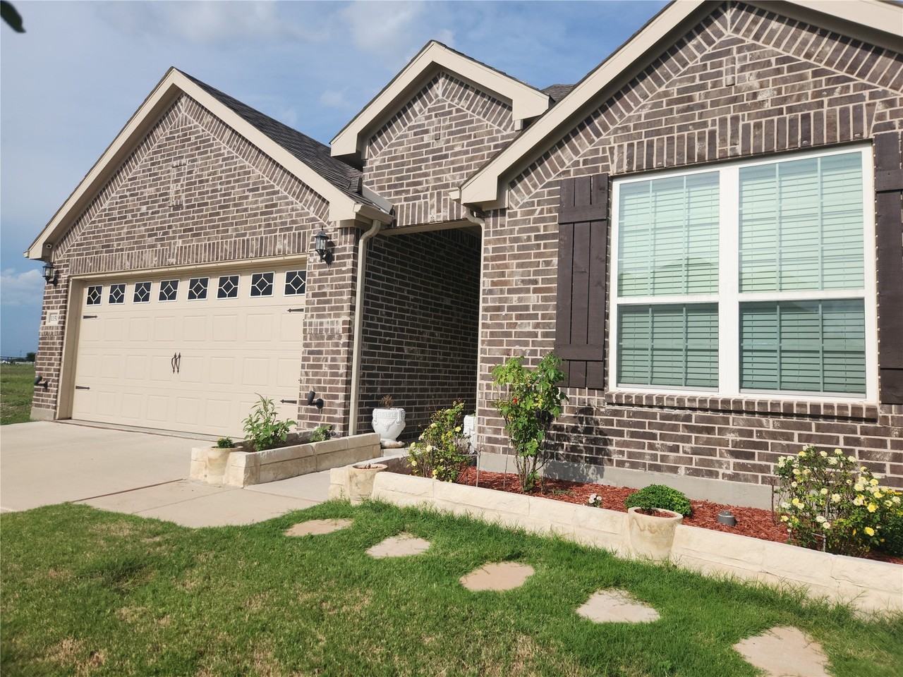 11516 Meadow Gale Ct - Photo 2 of 37