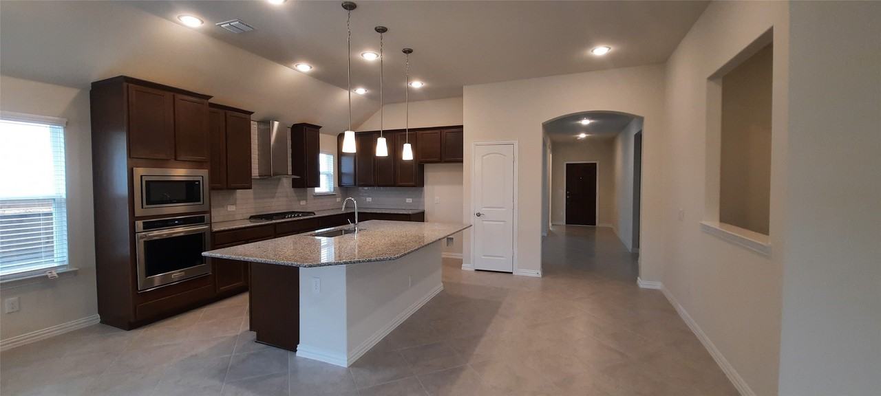 11516 Meadow Gale Ct - Photo 3 of 37