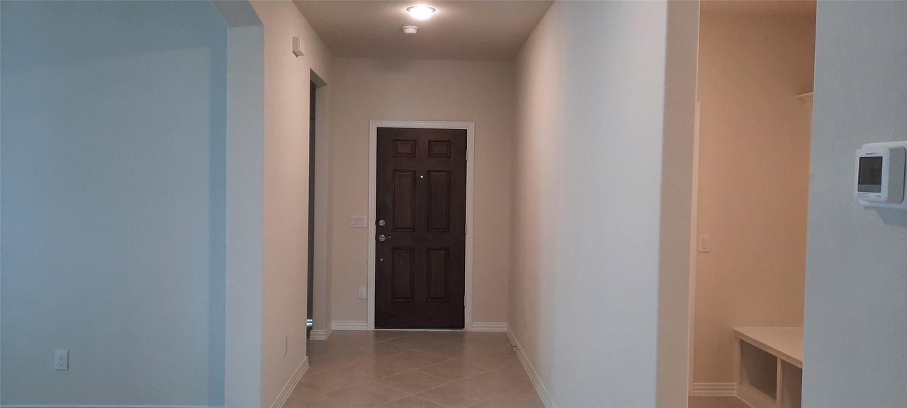 11516 Meadow Gale Ct - Photo 7 of 37