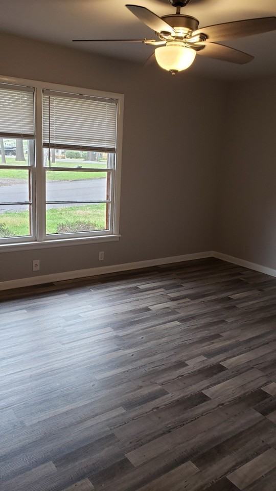 1900 Harrison Ave - Photo 5 of 9