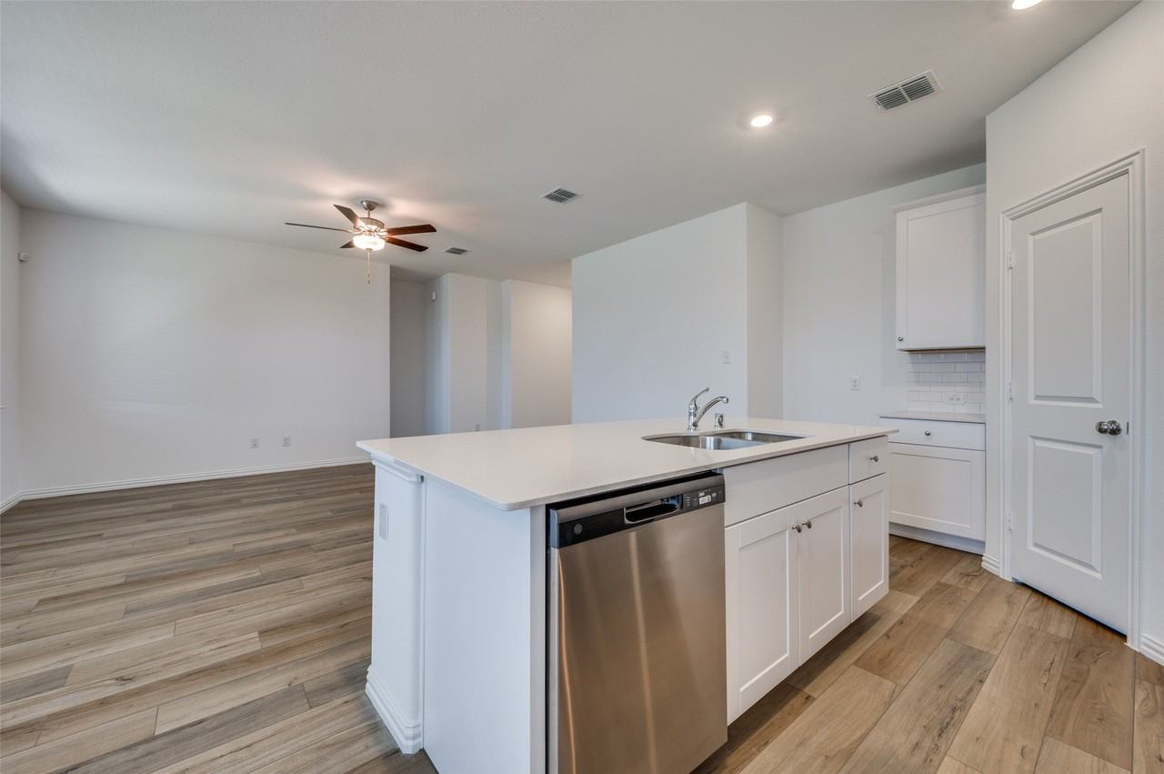 4016 Kaufman Ct - Photo 6 of 25
