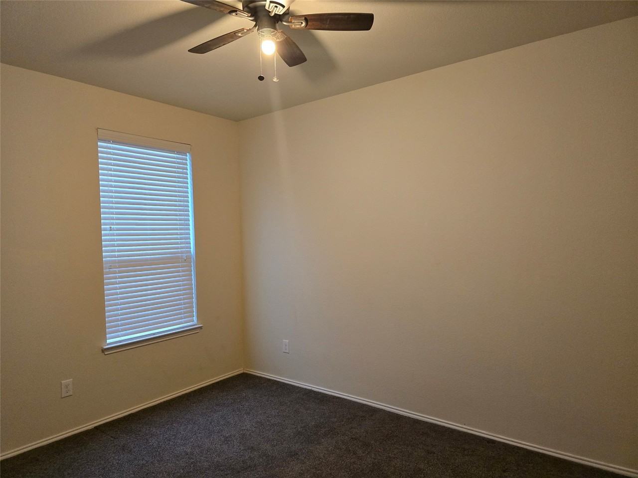 5820 Mirror Ridge Dr - Photo 5 of 24
