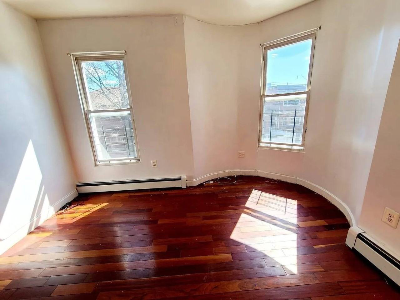 727 E 213th St #2 - Photo 3 of 11