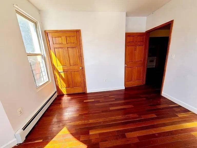 727 E 213th St #2 - Photo 6 of 11