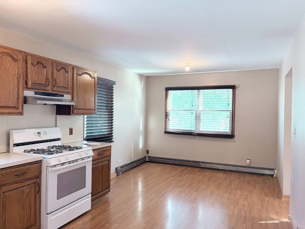 25125 Elkmont Ave - Photo 5 of 8