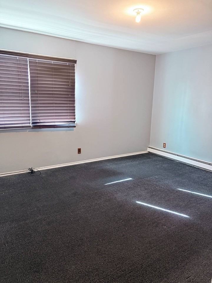 25125 Elkmont Ave - Photo 6 of 8
