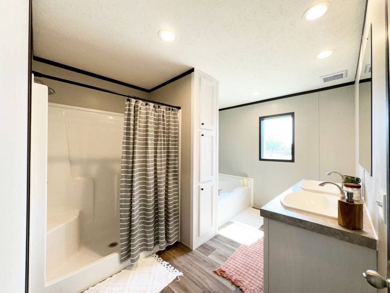 1012 Monarch Dr - Photo 4 of 9