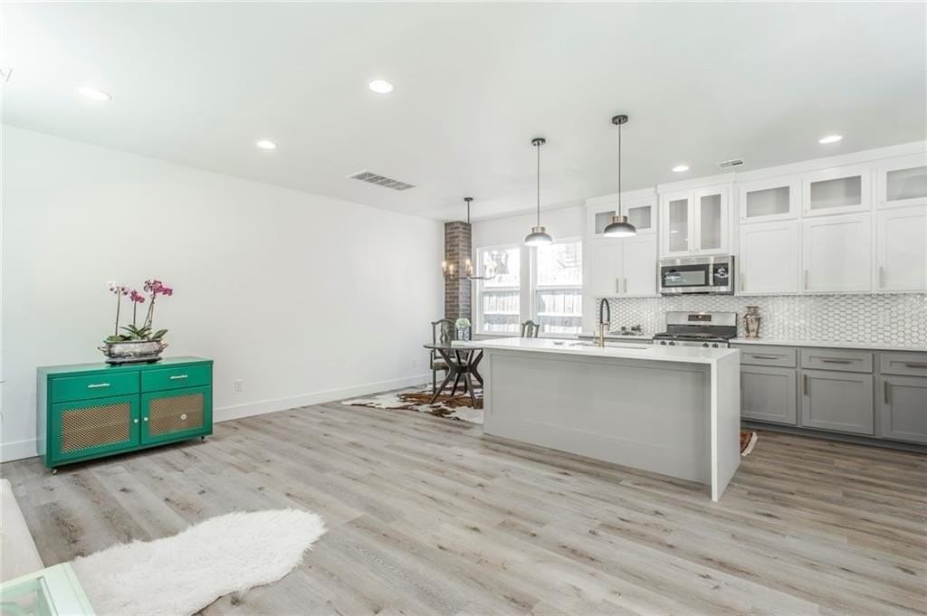 1110 Nw 79th St - Photo 3 of 21
