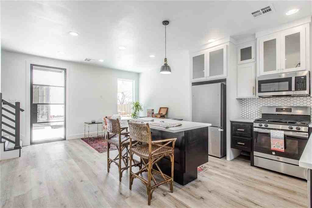 1112 Nw 79th St - Photo 3 of 17