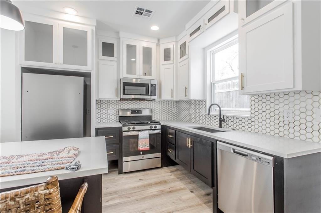 1112 Nw 79th St - Photo 4 of 17