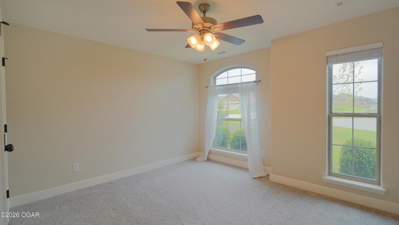 2141 Clark Ct - Photo 4 of 20