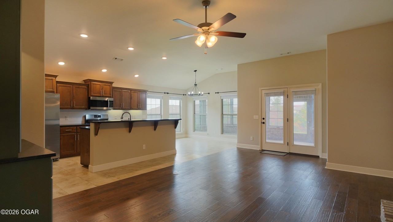 2141 Clark Ct - Photo 7 of 20