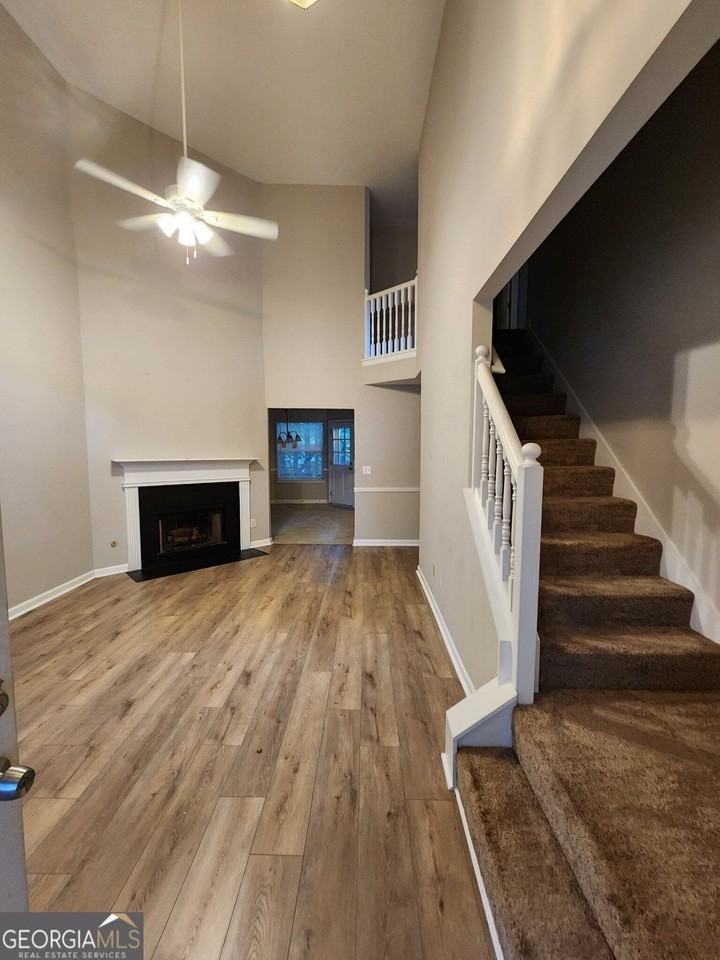 553 Wren Walk - Photo 3 of 24
