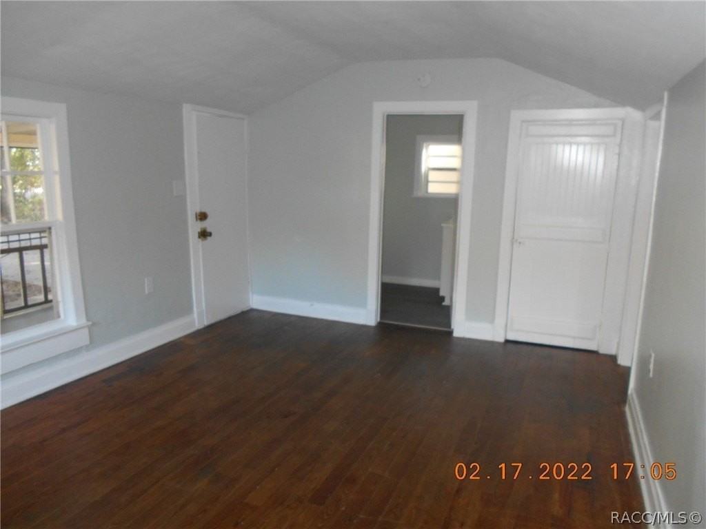 122 Ne 4th Ave - Photo 3 of 9