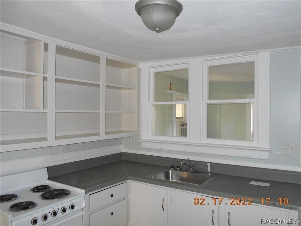 122 Ne 4th Ave - Photo 4 of 9