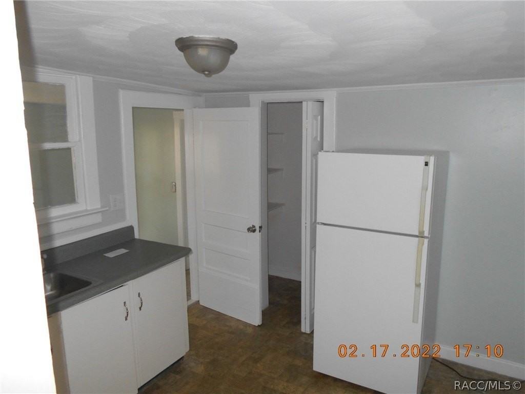 122 Ne 4th Ave - Photo 6 of 9