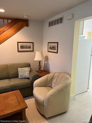 903 S Main St - Photo 5 of 11