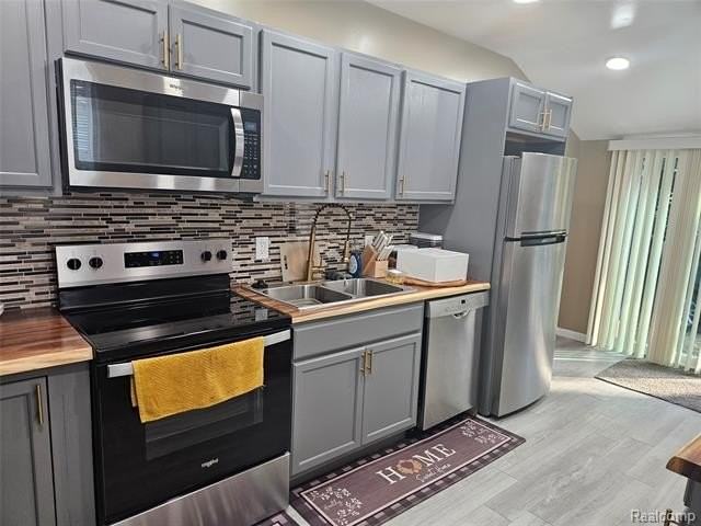 1119 Pine St - Photo 2 of 4