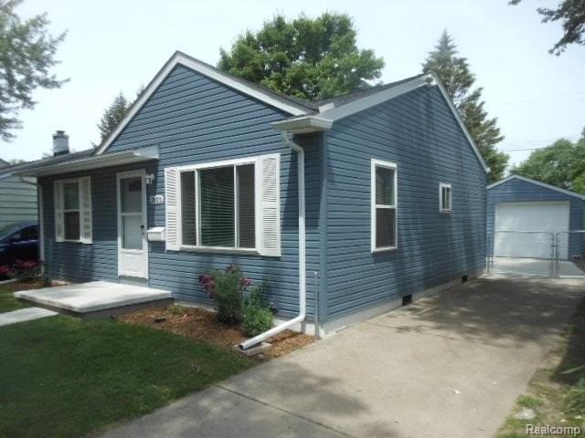 2005 Ardmore Dr - Photo 3 of 18