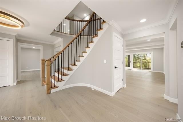 5240 Clarendon Crest St - Photo 5 of 48