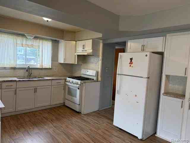 33066 Twickingham Dr - Photo 5 of 23