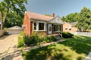 featured image of 3914 W 13 Mile Rd