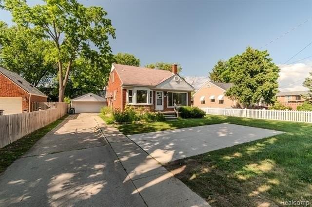 3914 W 13 Mile Rd - Photo 2 of 19
