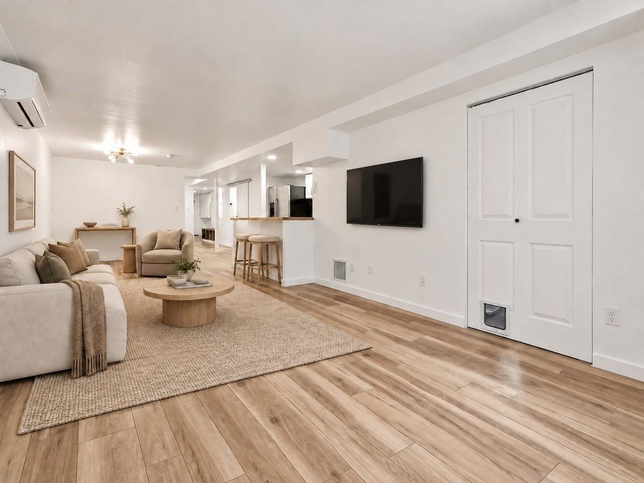 59 -12 Madison Street - Photo 2 of 10