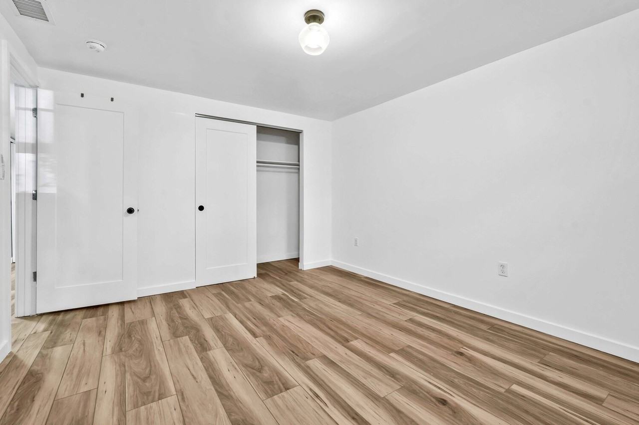 59 -12 Madison Street - Photo 5 of 10