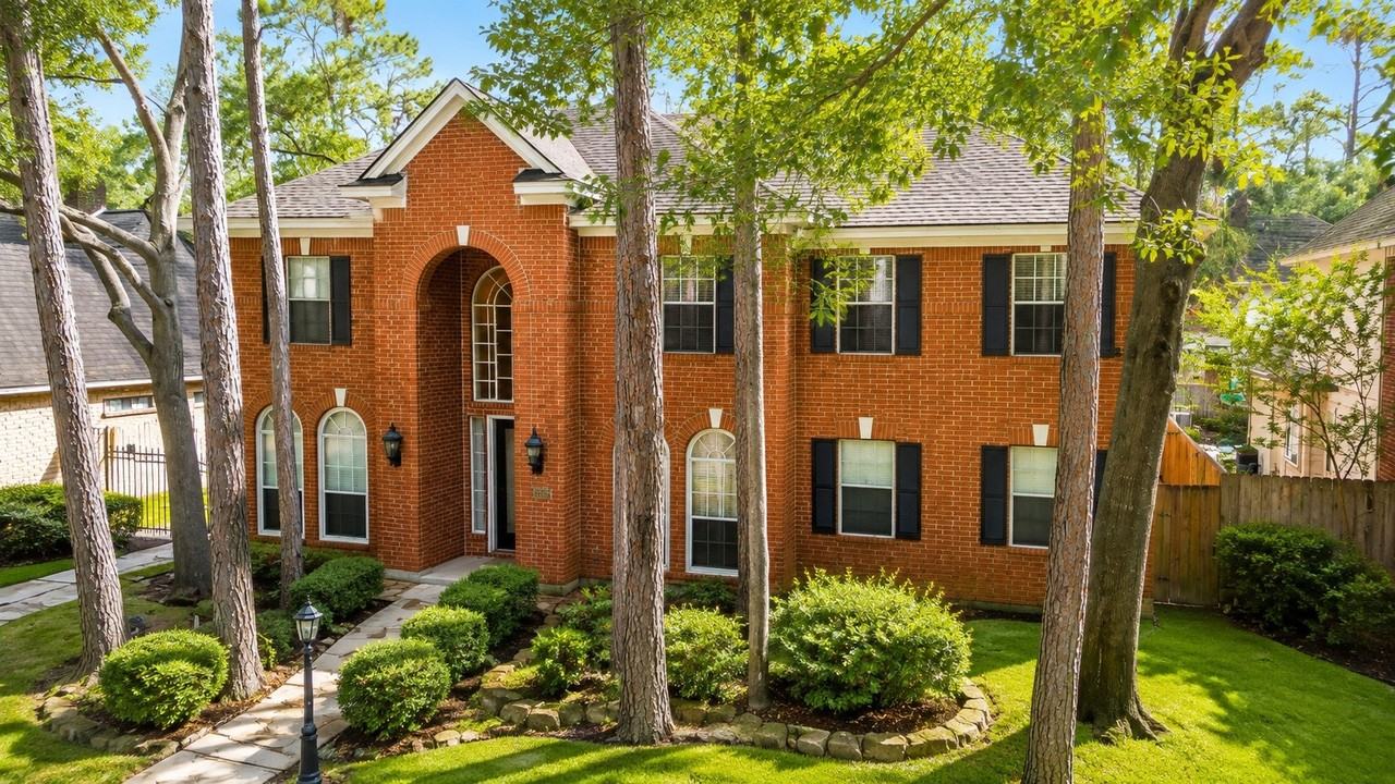 12906 Golden Rainbow Dr - Photo 2 of 8
