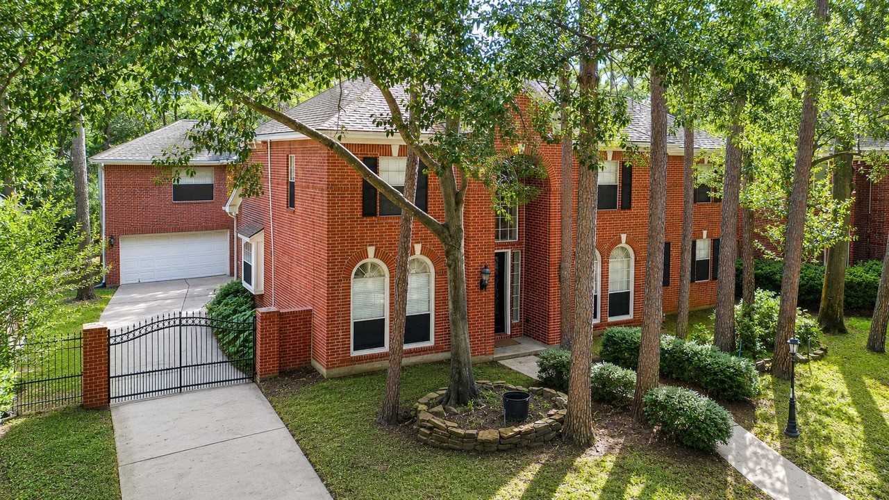 12906 Golden Rainbow Dr - Photo 3 of 8