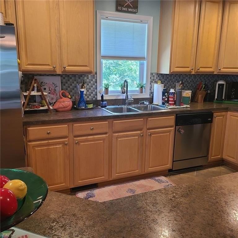 5517 Taylors Walke Ln - Photo 5 of 19