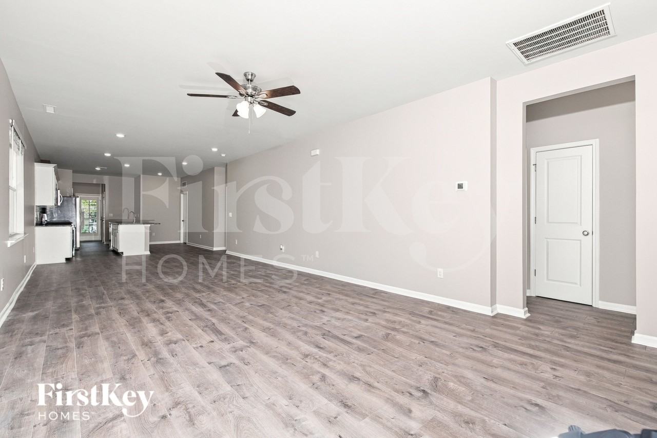 636 Juniper Berry Rd - Photo 2 of 19