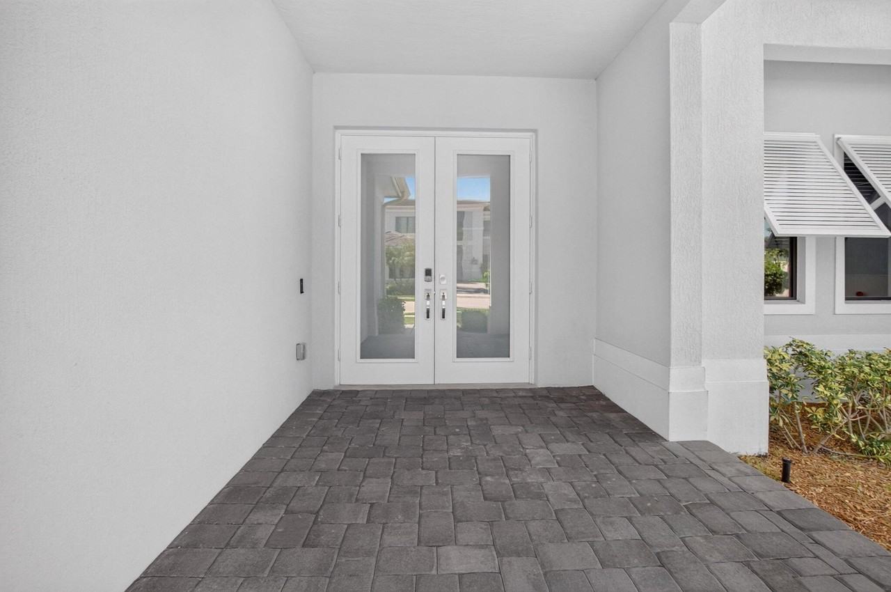 6930 Nw 27th Ave - Photo 6 of 50