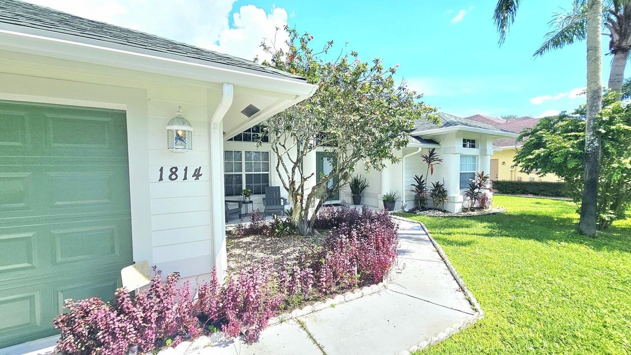 1814 Wisteria St - Photo 4 of 35