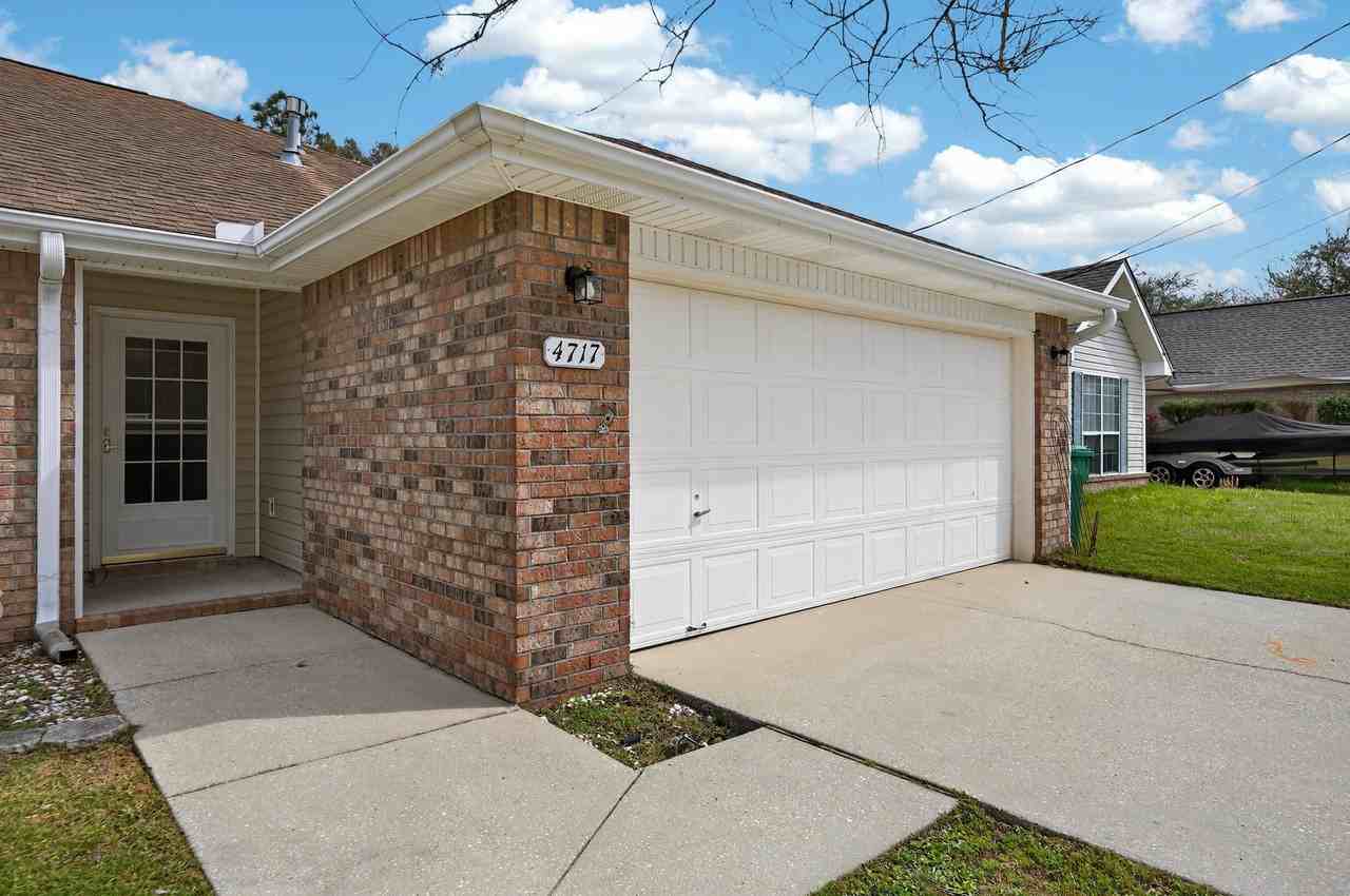 4717 Whitewater Ln - Photo 5 of 50